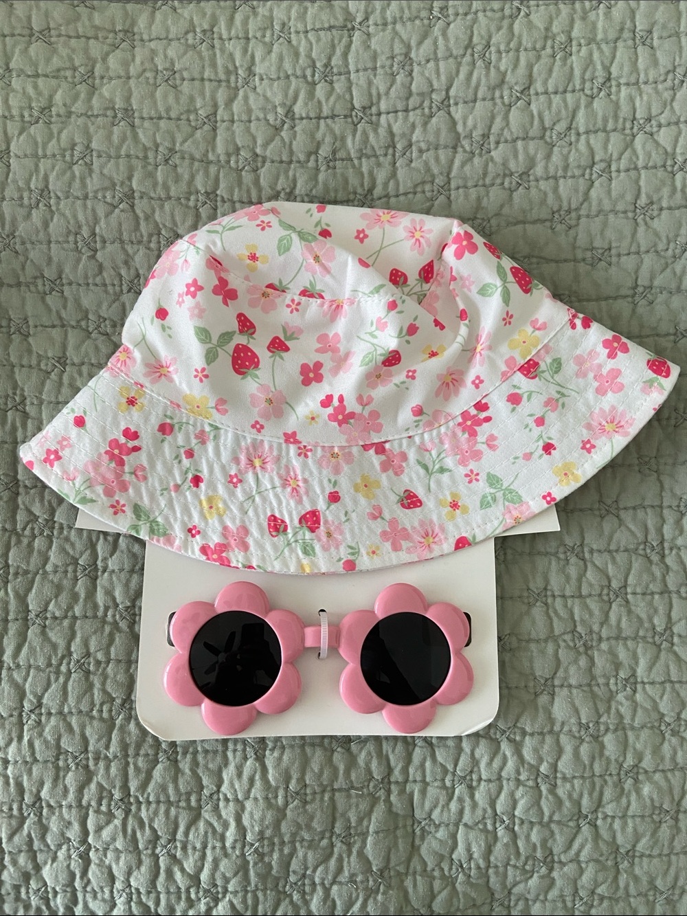 Baby girl Floral Sun Hat and Pink Flower Sunglasses Set
